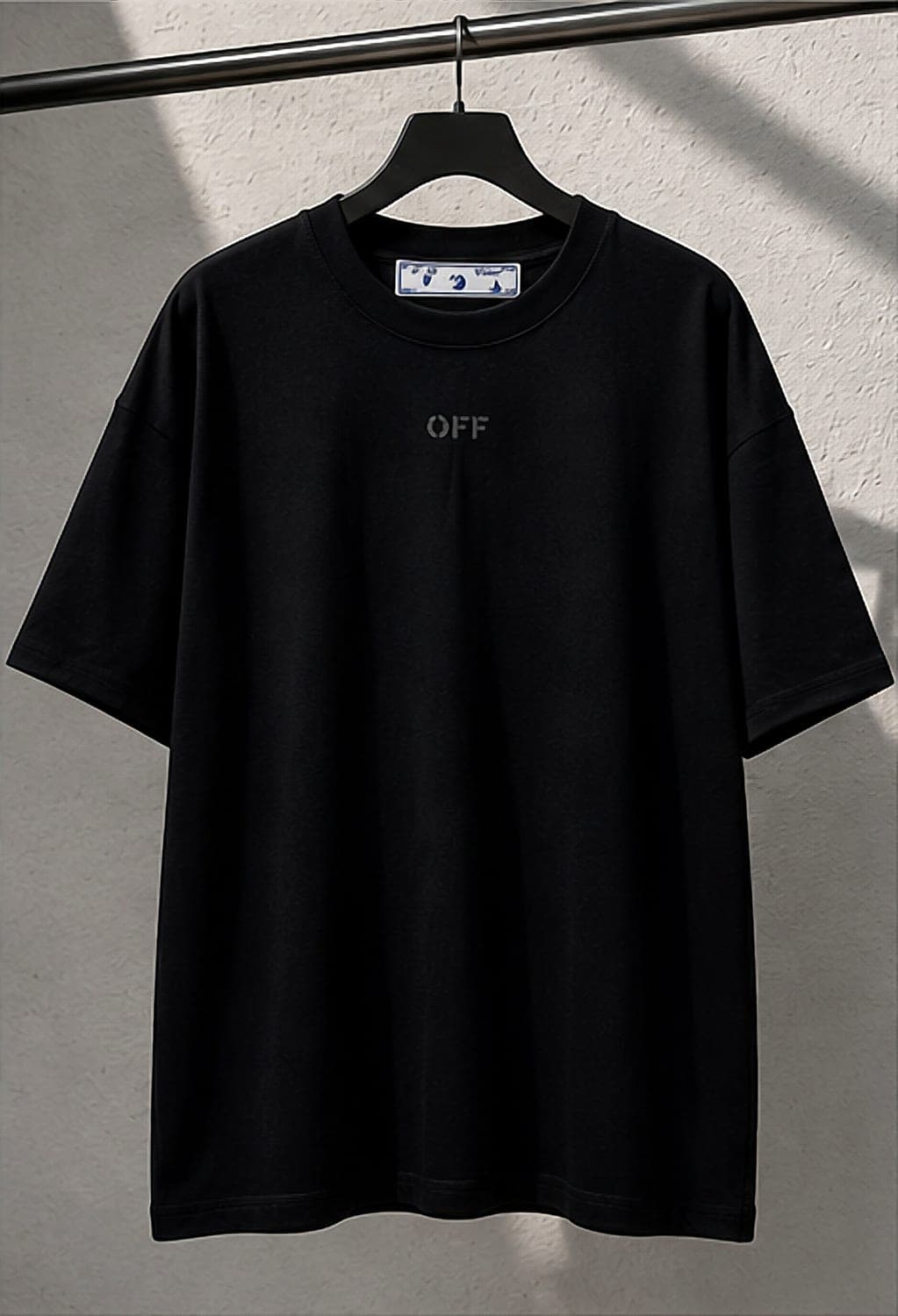 Off-White — Luna Negra